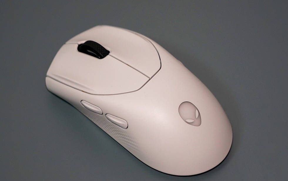 轻量/性能/颜值该如何取舍 看看外星人Alienware AW720M交出的作业