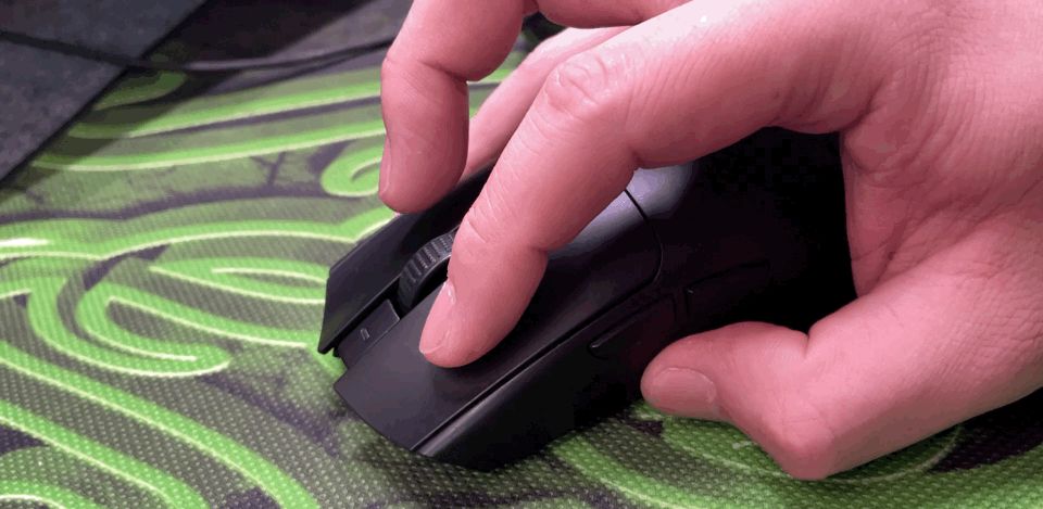 8KHz轮询率35000DPI操控，打造电竞鼠标:雷蛇毒蝰 V3Pro 评测