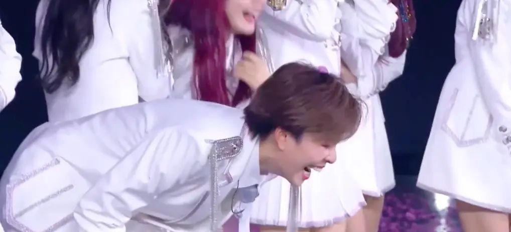 微博热搜55次，登顶17次，福布斯排行58位，20岁出道的女孩没你想的那么简单