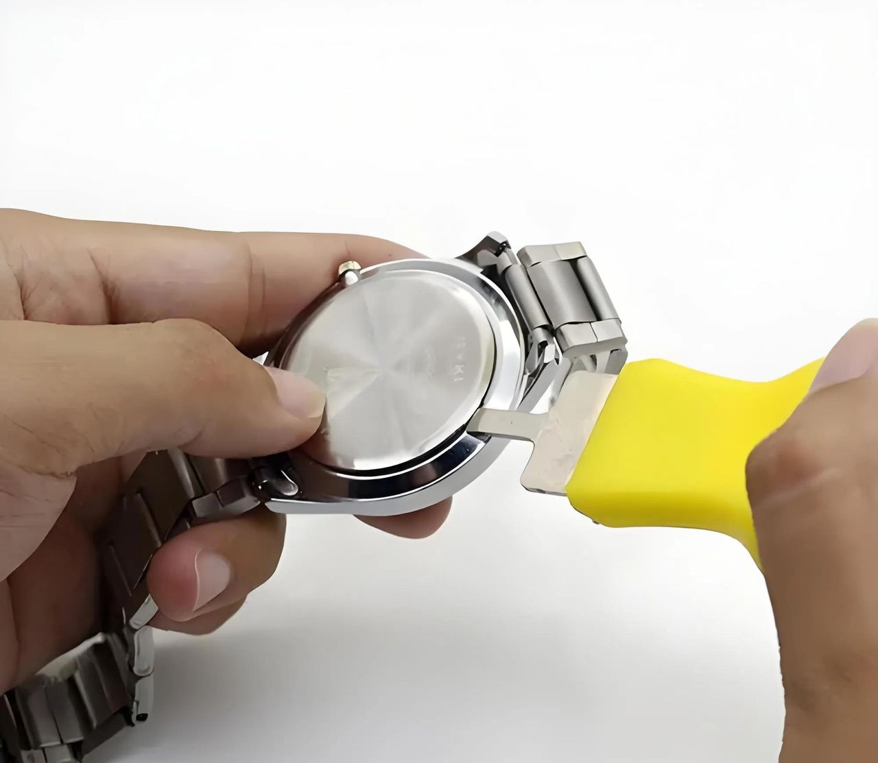 家中常备几样修表工具一年省不少钱