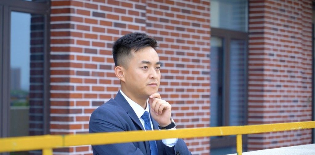 AI课程哪家好对比线上与线下教学模式优劣