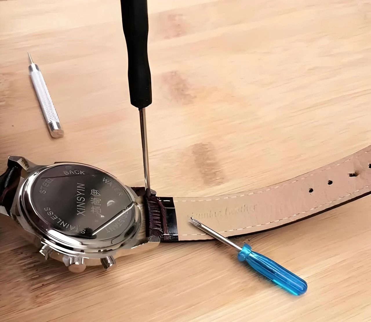 家中常备几样修表工具一年省不少钱