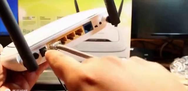 路由器怎么恢复出厂设置