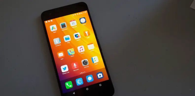 摆脱 Android 和 iOS：七款免费开源移动操作系统的尝试