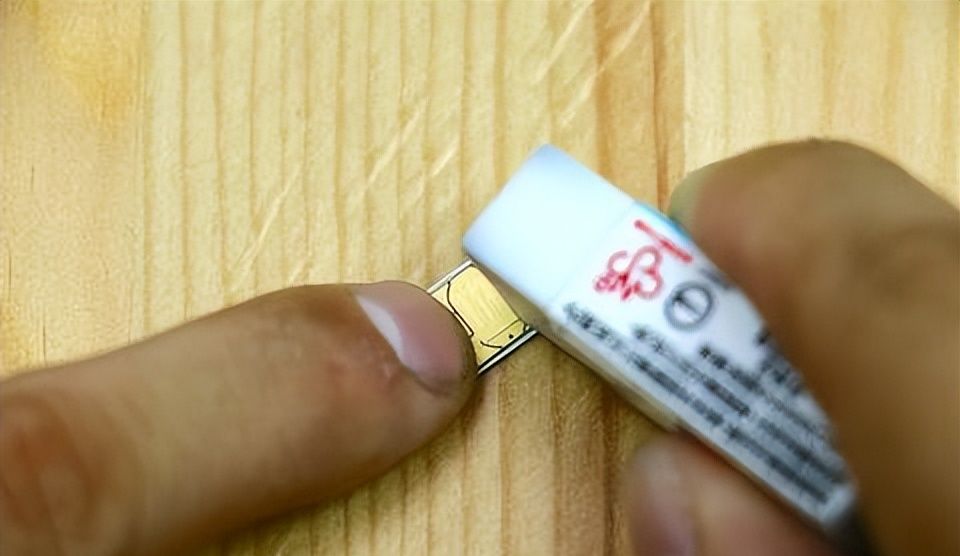 手机信号差别抓狂！5个小技巧，电梯里也能畅快通话