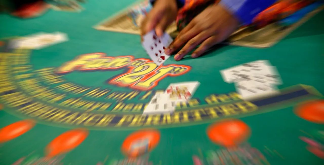 短暂的快感：上瘾的成本超级低，只需要一部手机一条网线