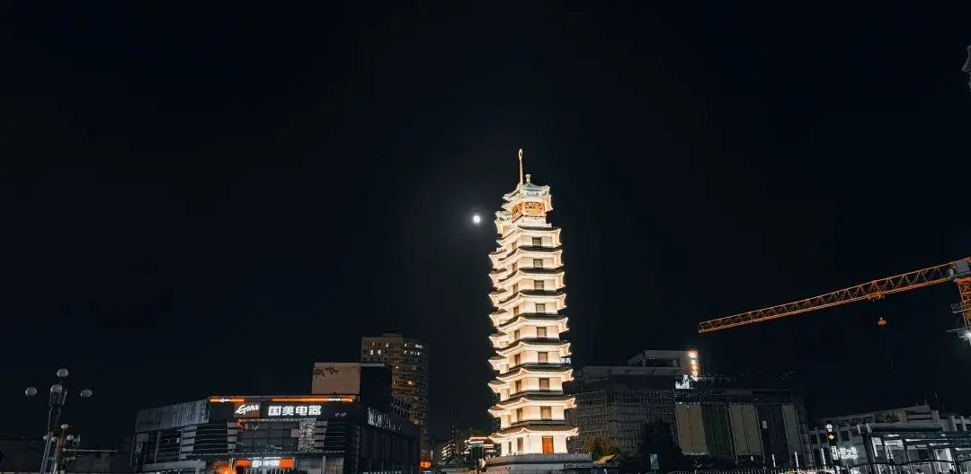 日更｜小米11ultra下的「夜色·二七塔」！ - 宋马