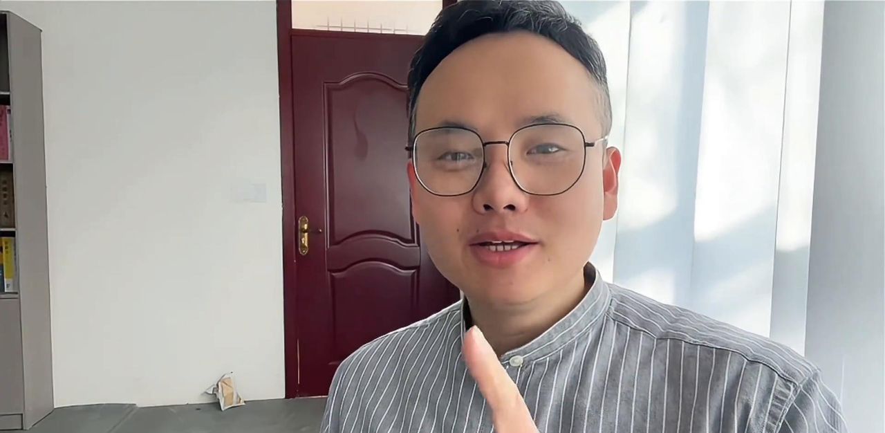 如何把喜爱的照片设置成手机壁纸？