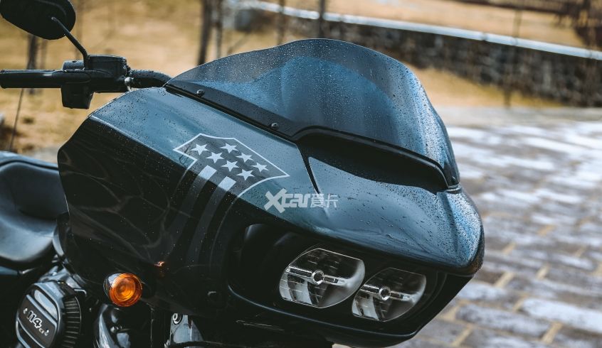 种了一个根本拔不动的草 试驾哈雷公路滑翔