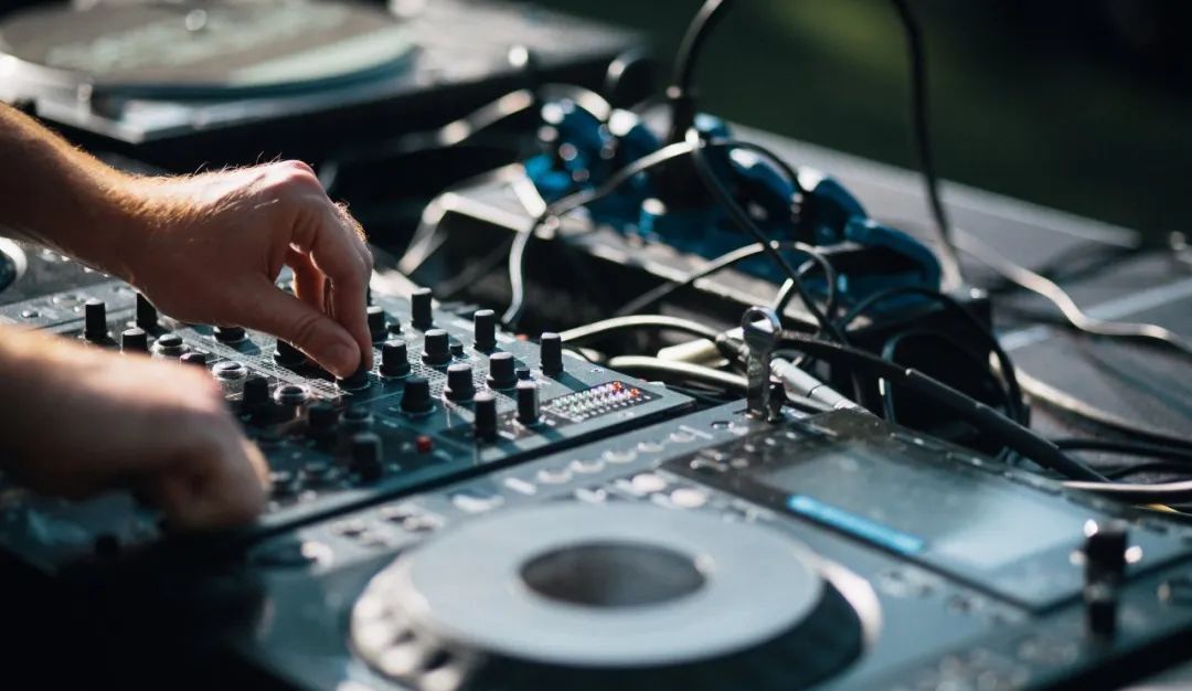 音响上的ECHO 、BASS、TREBLE设置方法及作用——阜新声艺视听