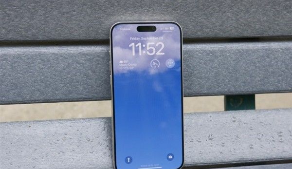 苹果信号差的补救办法来了：iOS 18带来无线局域网通话功能