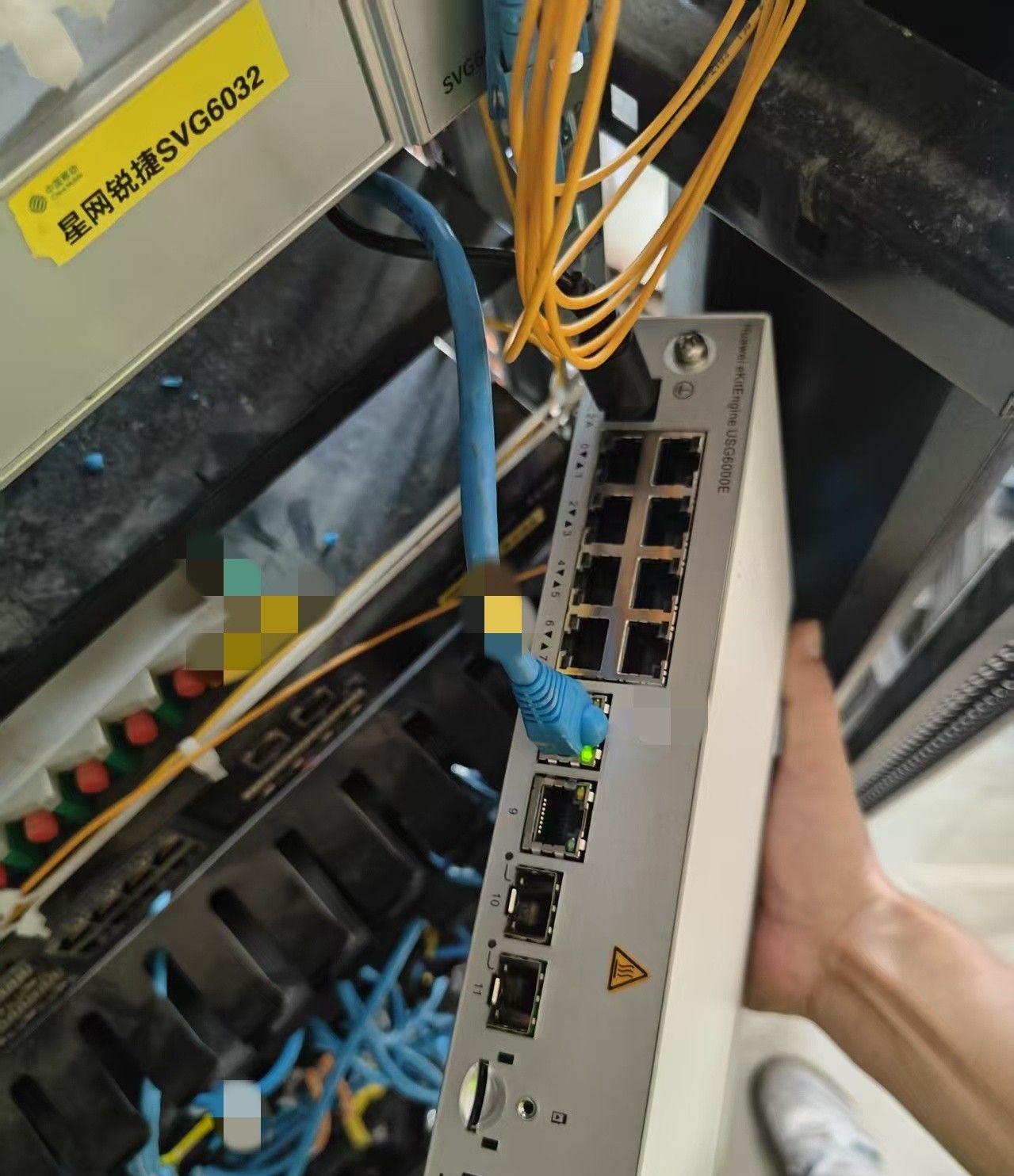 华为S02防火墙旁挂核心交换机，通过IPSec VPN与视频监控平台对接