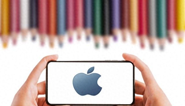 苹果凌晨推送iOS 18.4，港版iPhone率先开启AI助手中文时代 - 宋马