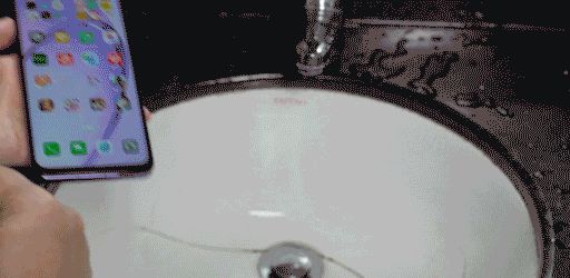 “硬”气十足：防水抗摔界的“扛把子”，OPPO A3活力版上手简评