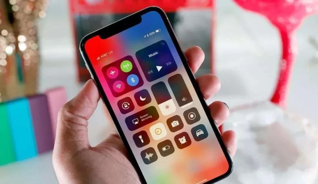 苹果手机的横线，也被称为“虚拟Home键”