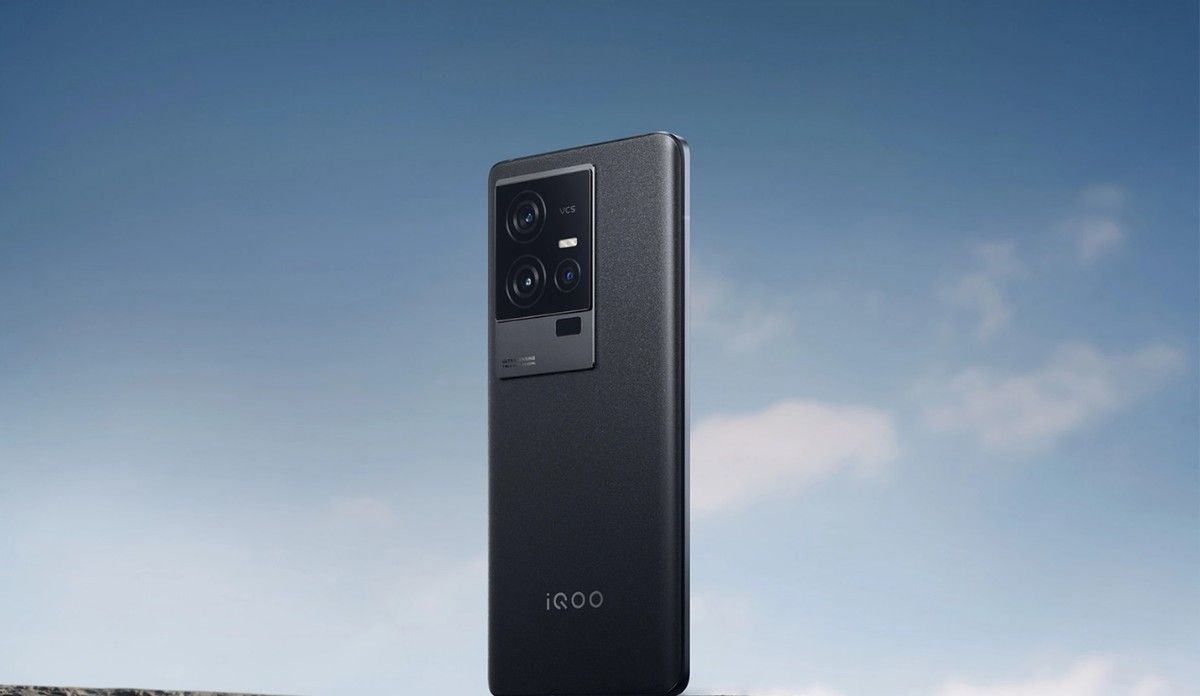 iQOO 11S对比iQOO 11，有哪些地方提升了？二选一的话选哪款更好？