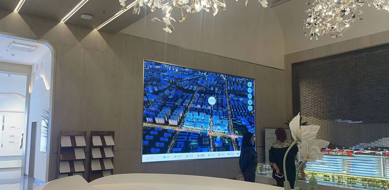 售楼部iPad平板投屏LED显示屏，全屏显示，操作流畅不卡顿