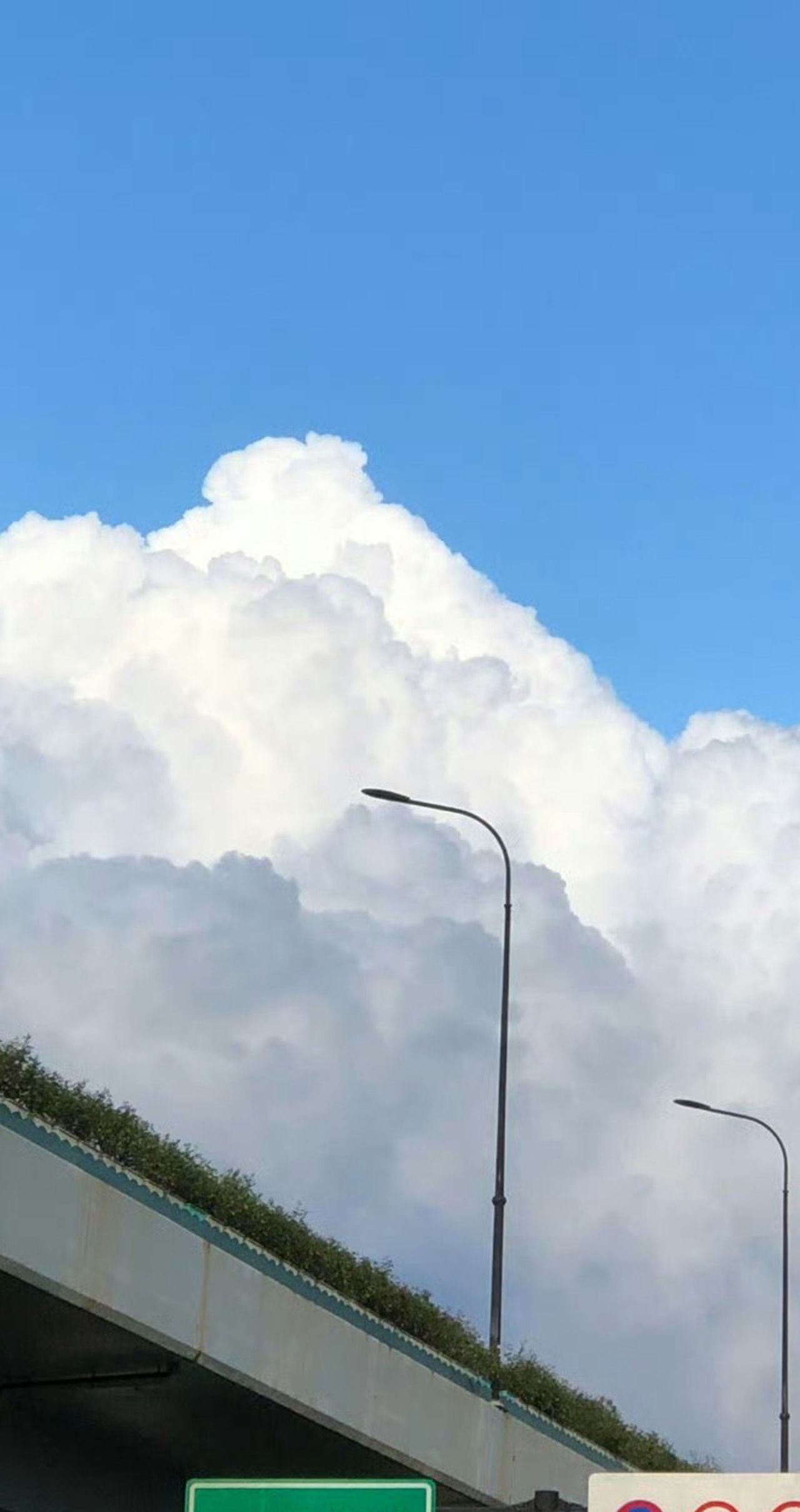 不管你是 iPhone 还是安卓，这篇全风格壁纸都能适配，高级感拉满