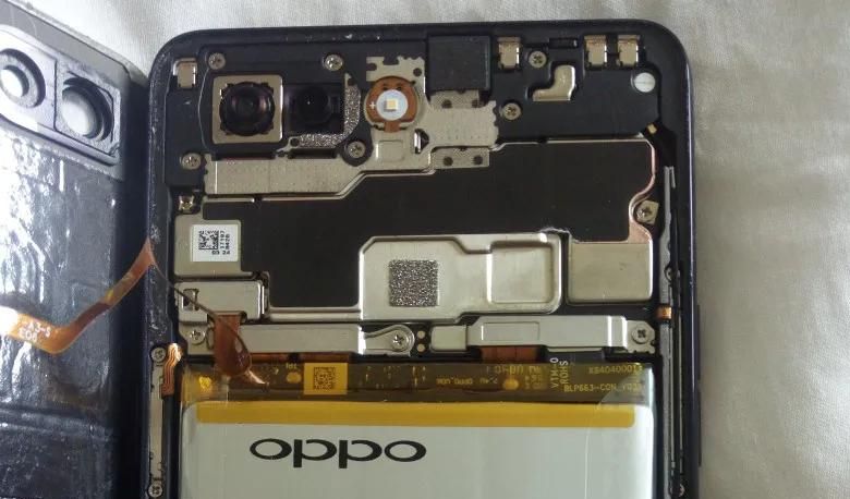 教你手机换电池 - 宋马