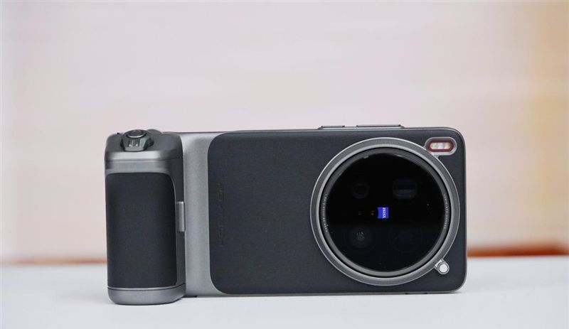 史上首款手机“大炮”！vivo X200 Ultra评测：自带外挂的全能V单