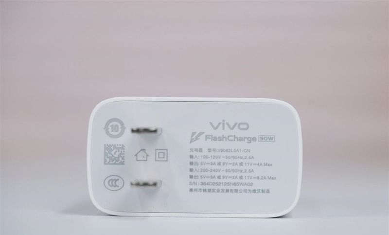 史上首款手机“大炮”！vivo X200 Ultra评测：自带外挂的全能V单