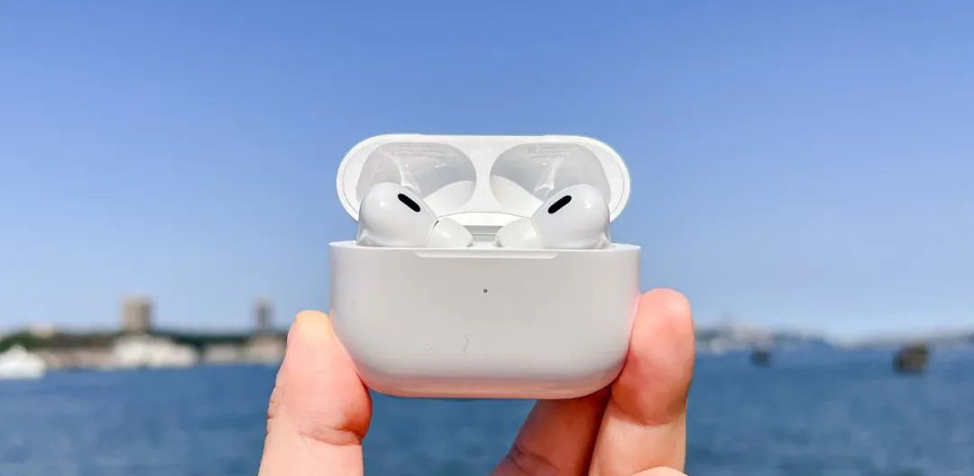 iOS 16.1 更新，AirPods 发布新固件