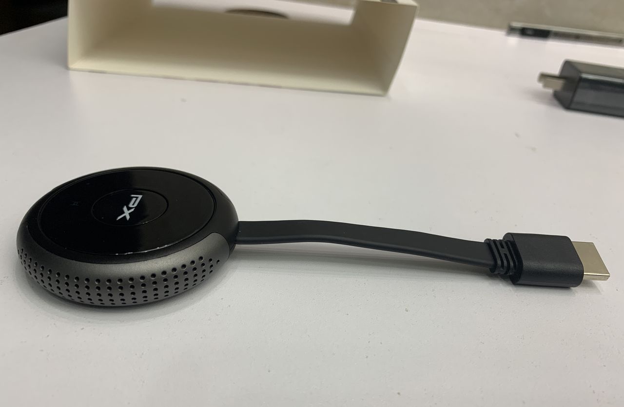 不用HDMI和VGA线，投影仪怎么无线连接电脑和手机