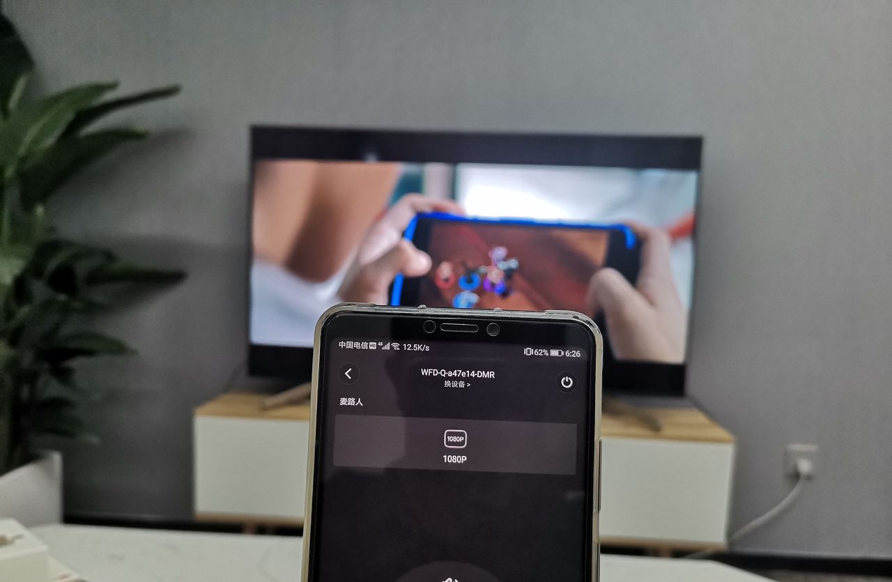 不用HDMI和VGA线，投影仪怎么无线连接电脑和手机