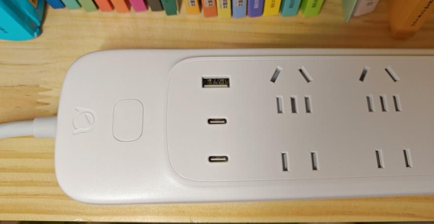 买手机不送快充头？一个联想小新65W氮化镓快充插排就可以解决了