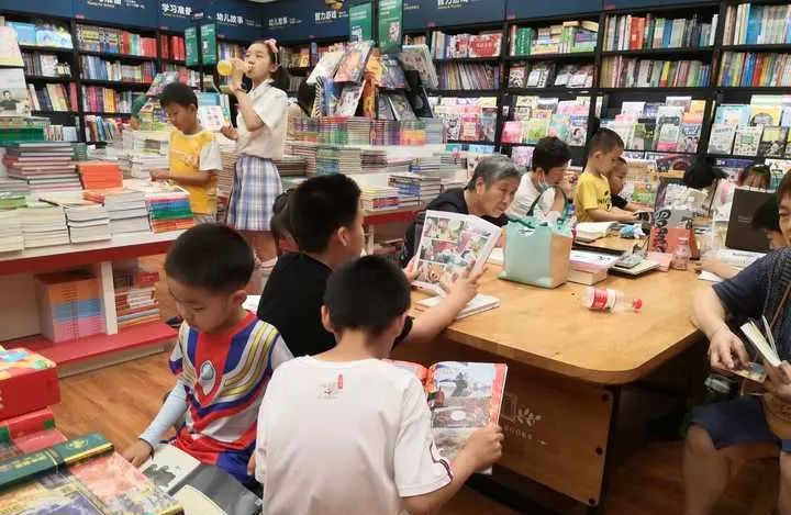 培养孩子的阅读兴趣,从选书目、挑时间、房间布局、奖励设置开始 - 宋马
