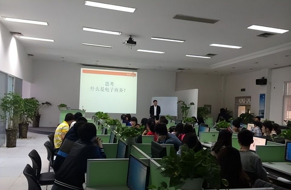 一分钟了解大学本科专业——软件工程