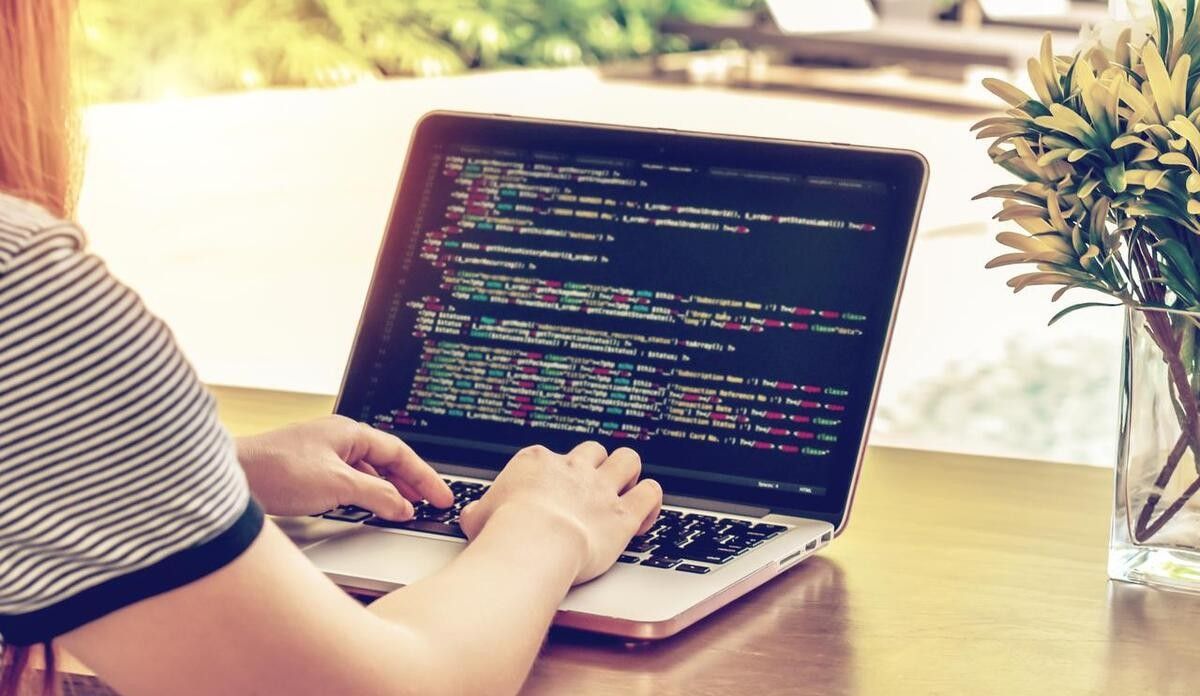 KDE桌面技术解析：Qt与C++如何打造高效灵活的桌面环境