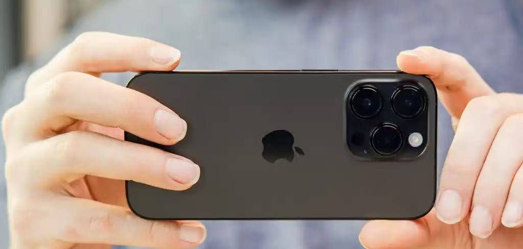 iOS 26 不尽人意,但相机 App 值得所有厂家学习