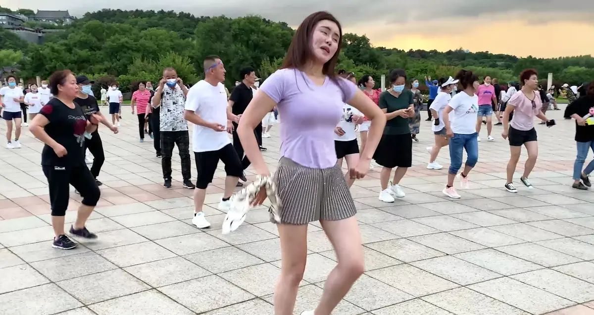 糖豆广场舞教学视频大全下载-唐豆广场舞视频教学兰花花/苹果香完整版