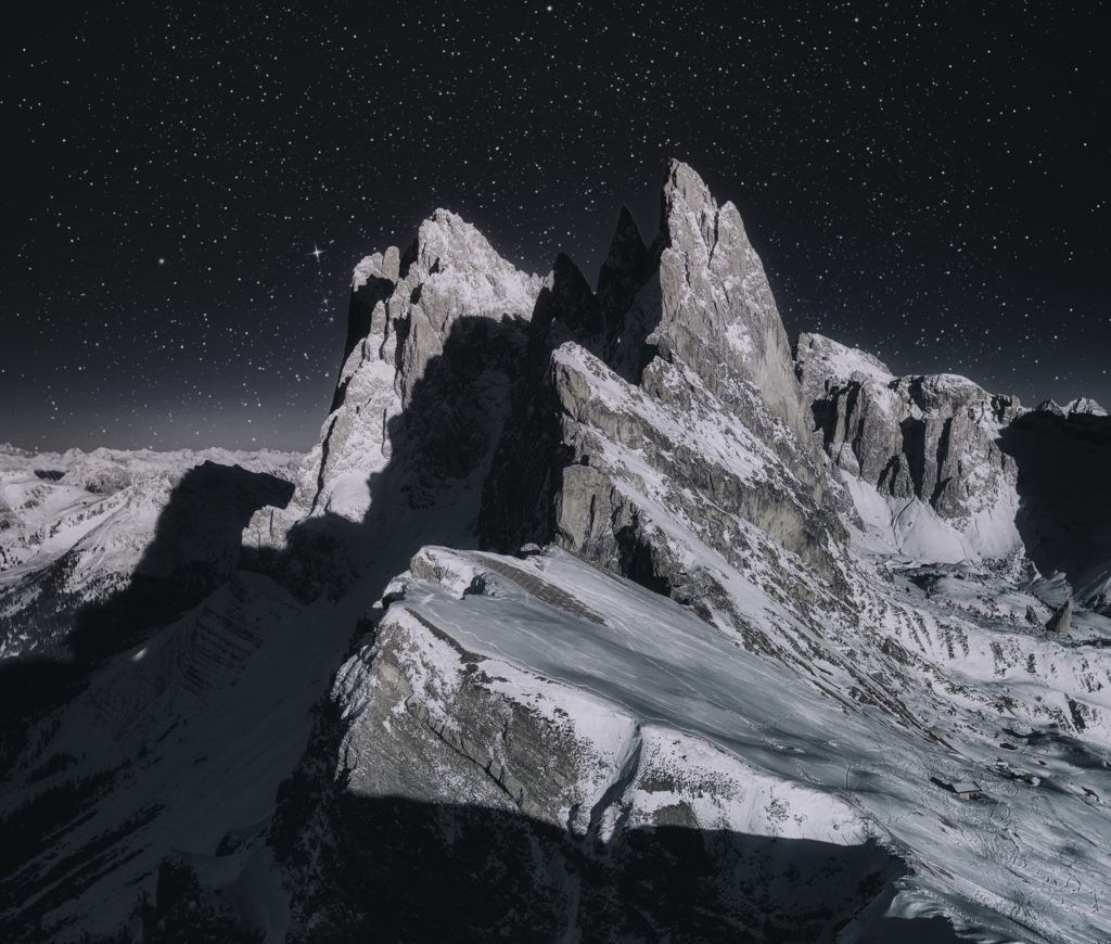 如何运用月色光线来拍摄晚上的景色照片