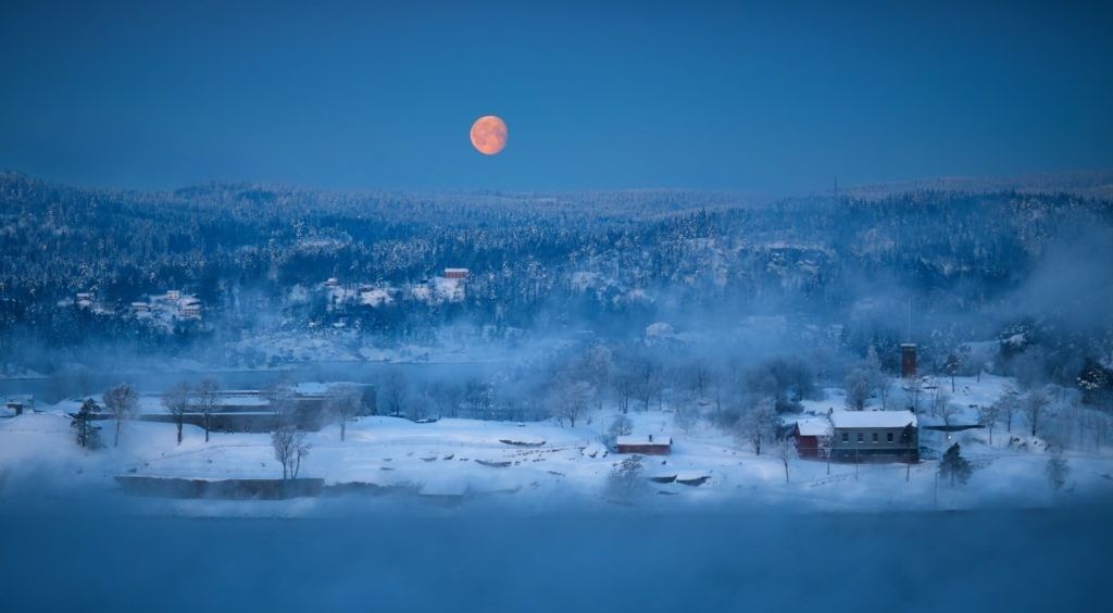 如何运用月色光线来拍摄晚上的景色照片