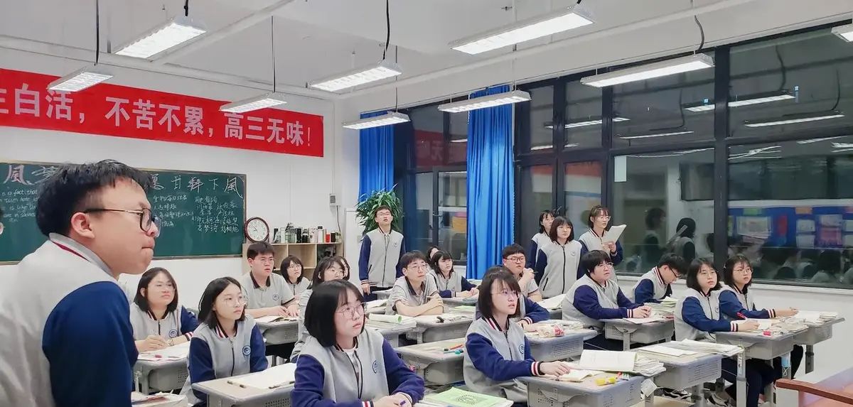 普高太卷扛不住？中职升学班，双路径冲本科，压力减半出路更宽