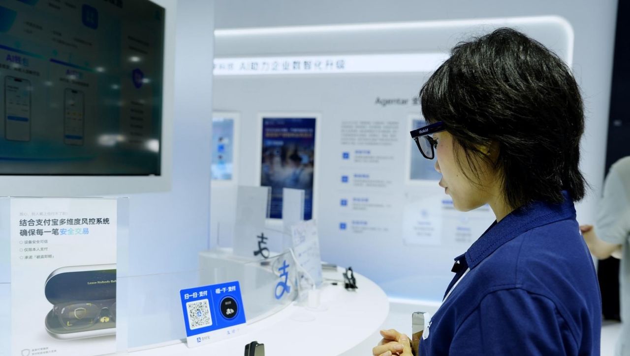 不玩噱头不卷参数！7大革命性产品在WAIC彻底杀疯了