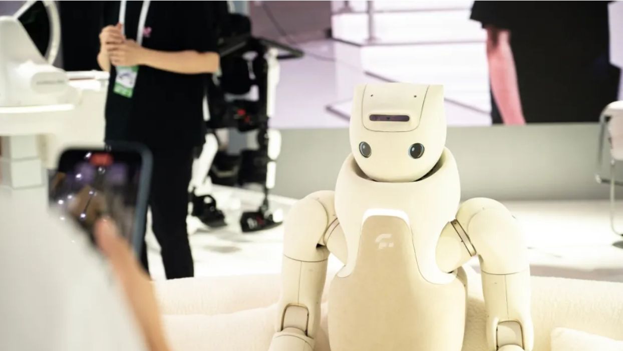 不玩噱头不卷参数！7大革命性产品在WAIC彻底杀疯了