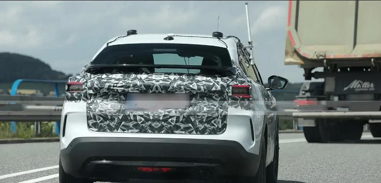 雪铁龙C4迎来中期改款，外观新调整，有望10月14日巴黎车展亮相