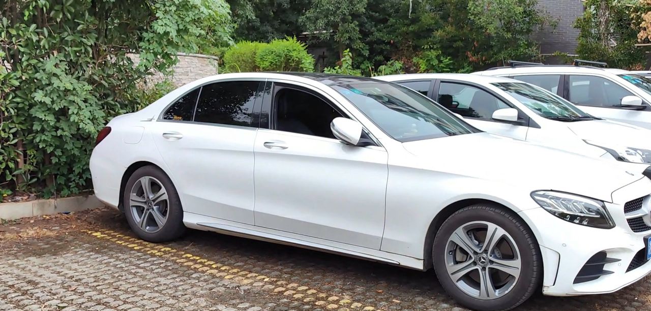 停车经常忘记关窗,加装锁车一键升窗能解决吗?喵哥演示给你看 - 宋马