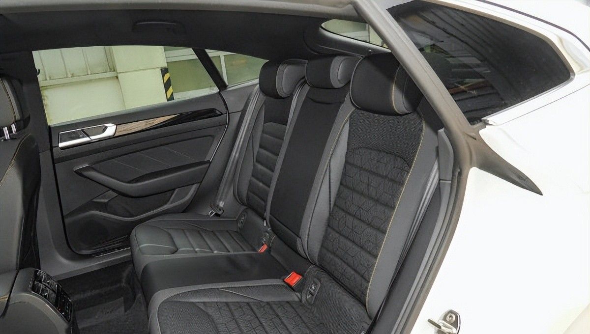 20多万哪辆车帅？大众CC帅出天际，实车超详细介绍