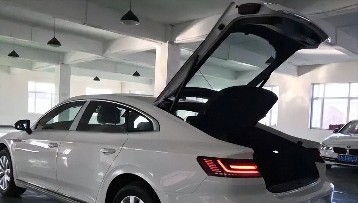 20多万哪辆车帅？大众CC帅出天际，实车超详细介绍