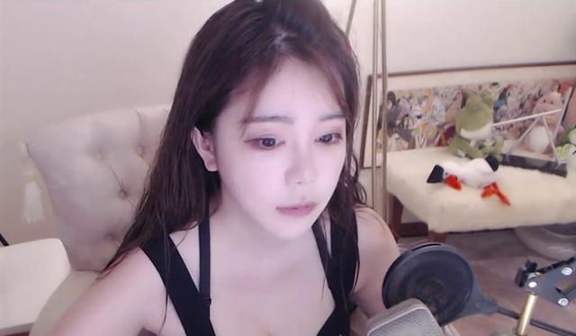 现代专业的主播直播套装,都需要哪些设备?因人而异?