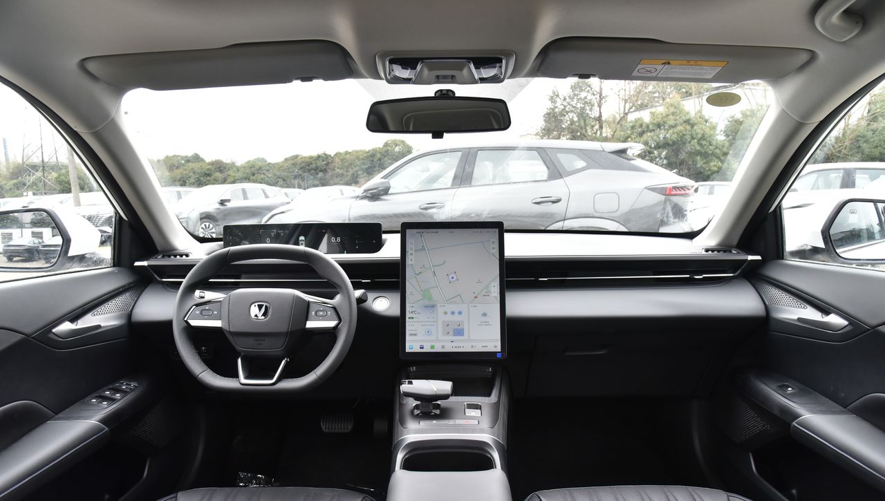 新车 | 增逸彩蓝车色/电动尾翼，新款长安逸动亮相，现款8.39万元起