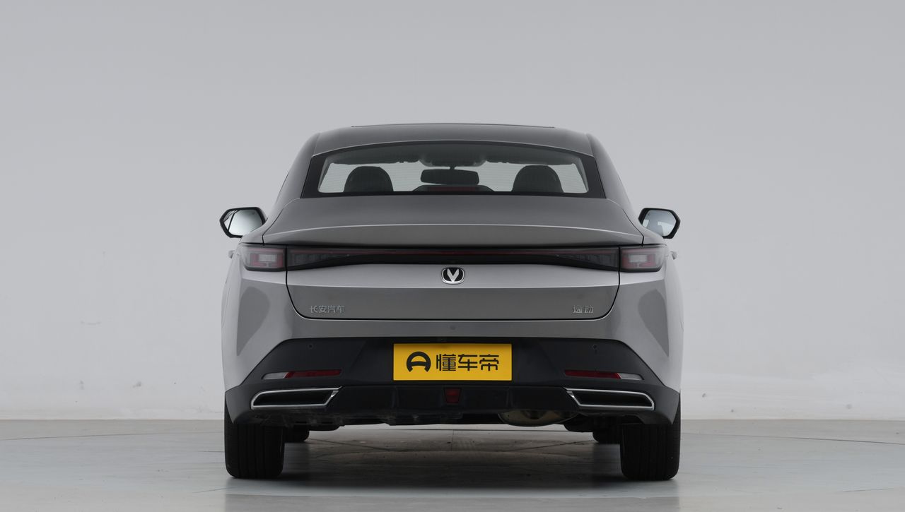 新车 | 增逸彩蓝车色/电动尾翼，新款长安逸动亮相，现款8.39万元起