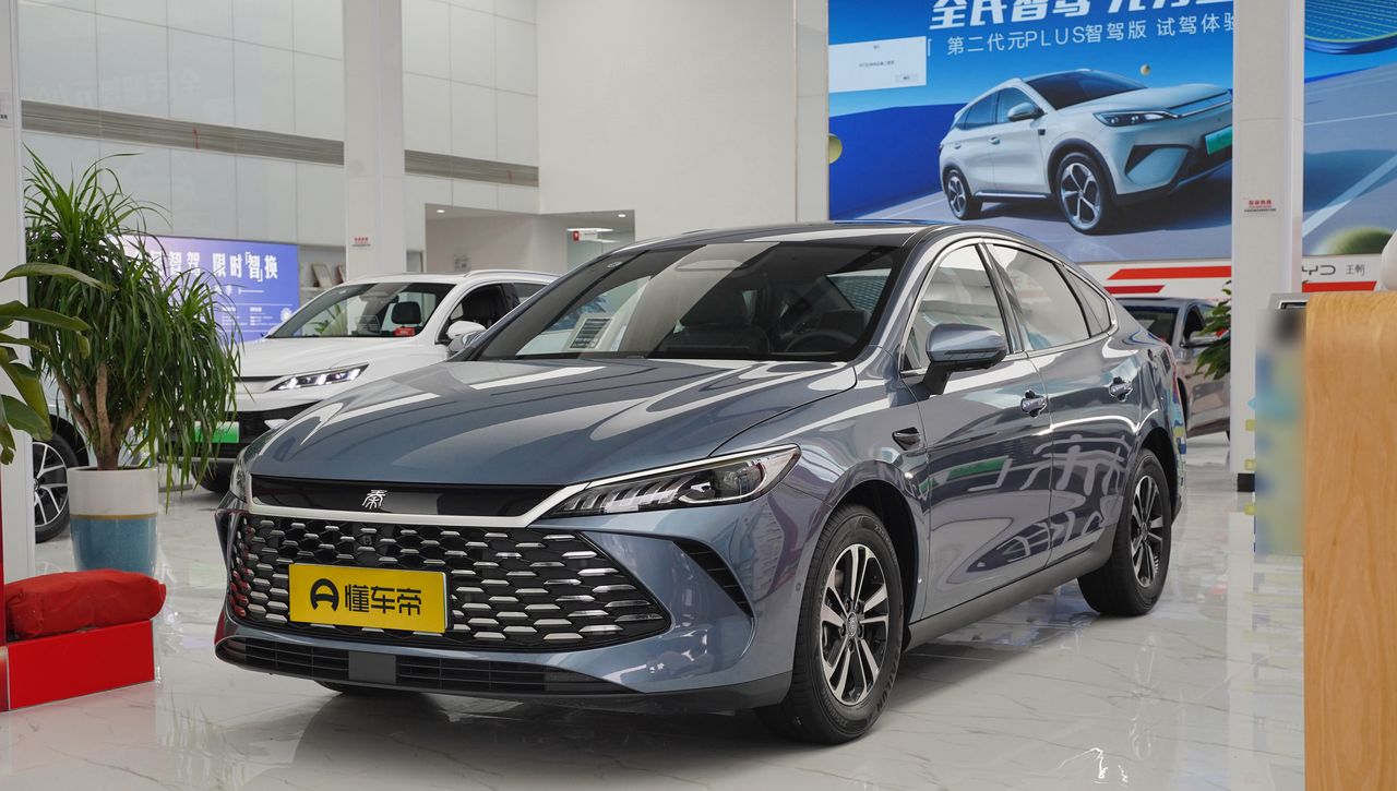 新车 | 增逸彩蓝车色/电动尾翼，新款长安逸动亮相，现款8.39万元起