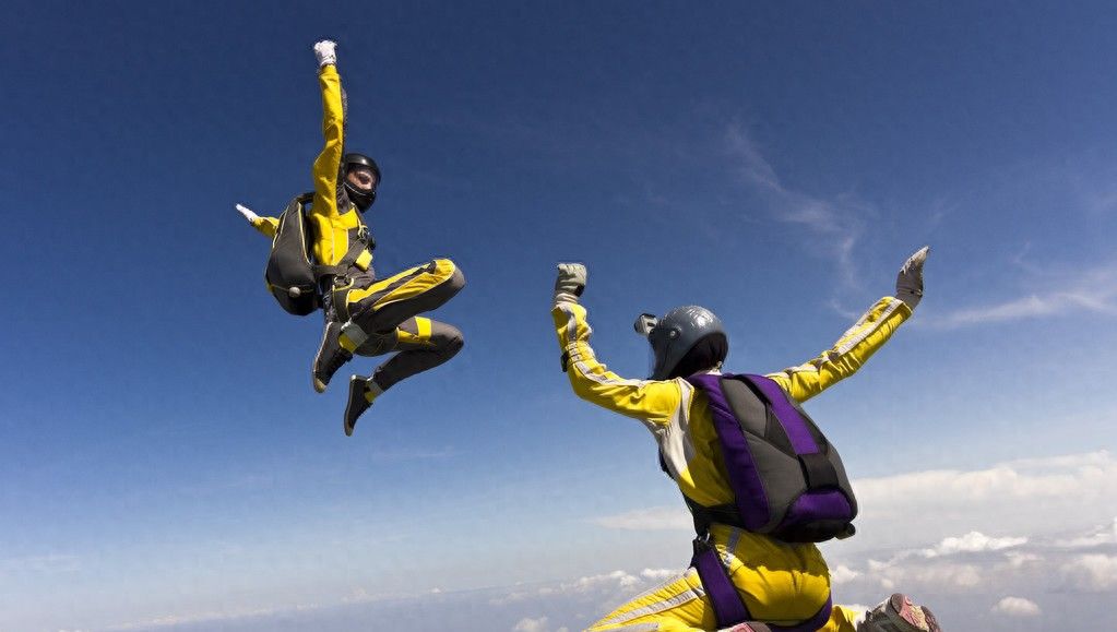 巧用“抖音直播伴侣”解决iphone手机不能同时充电、戴耳机的困扰 - 宋马