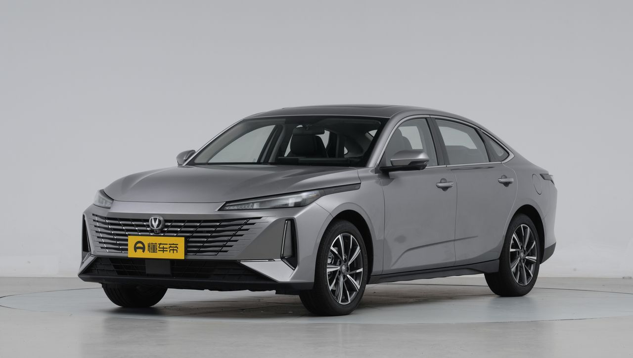 新车 | 增逸彩蓝车色/电动尾翼，新款长安逸动亮相，现款8.39万元起