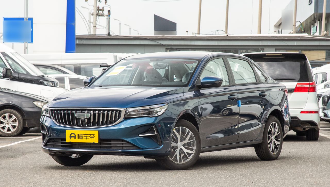 新车 | 增逸彩蓝车色/电动尾翼，新款长安逸动亮相，现款8.39万元起